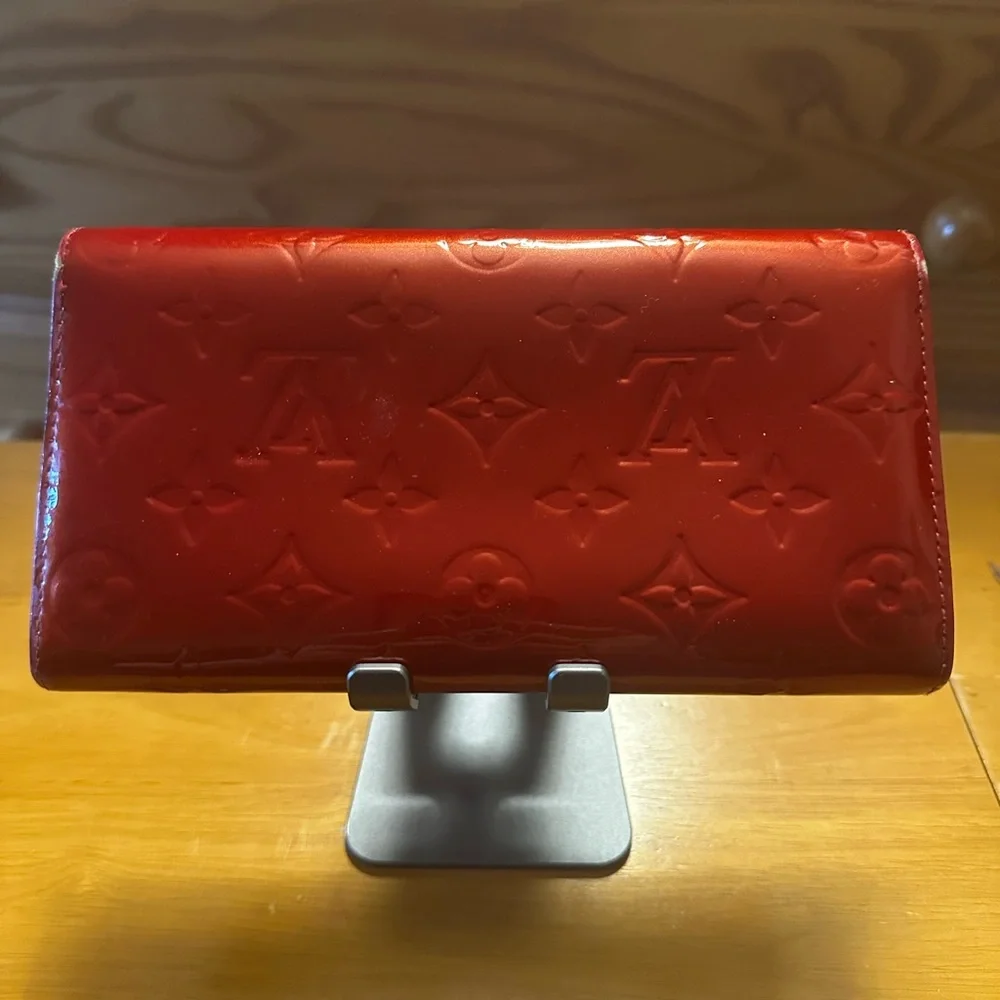 Louis Vuitton Red Vernis Leather Sarah Wallet - Picture 2 of 12